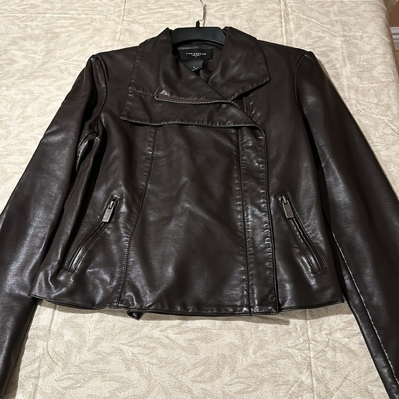 EUC ANN TAYLOR LEATHER LOOK BIKER JACKET. VERY DARK BROWN SIZE SMALL BUTTERYSOFT - Picture 4 of 10